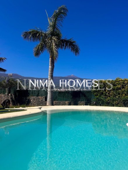 Tenerife: Exclusive Villa with Pool and Spectacular Views of Mount Teide in El Durazno
